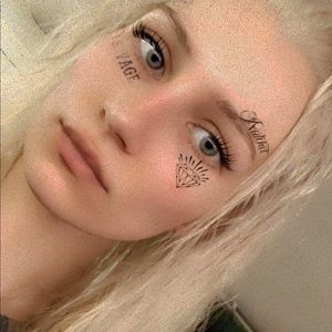 Meet your Posher, Akira